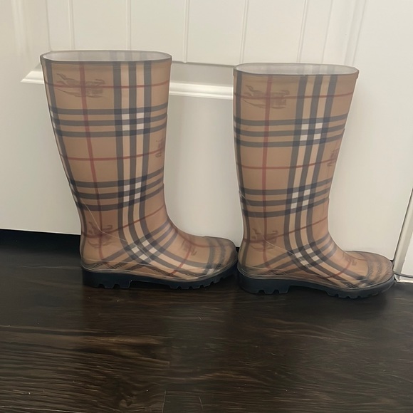 Burberry Haymarket Nova Check rain boots size 36. Excellent condition - Picture 1 of 16